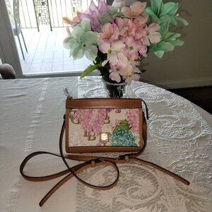 Dooney & Bourke zip crossbody bag "Hydrangeas"